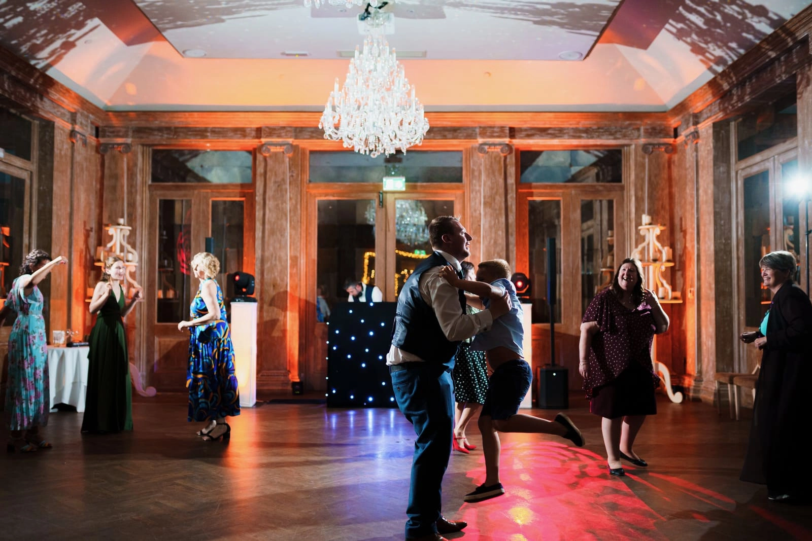 wedding-reception-dance-floor-photography00002
