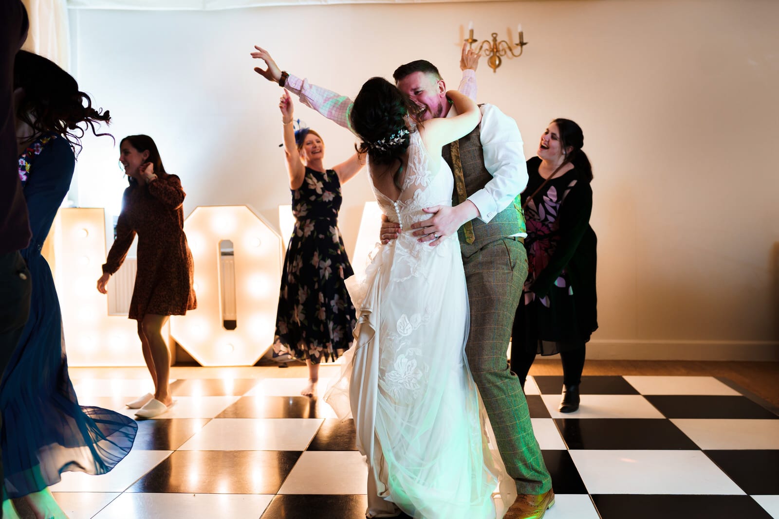 wedding-reception-dance-floor-photography00011