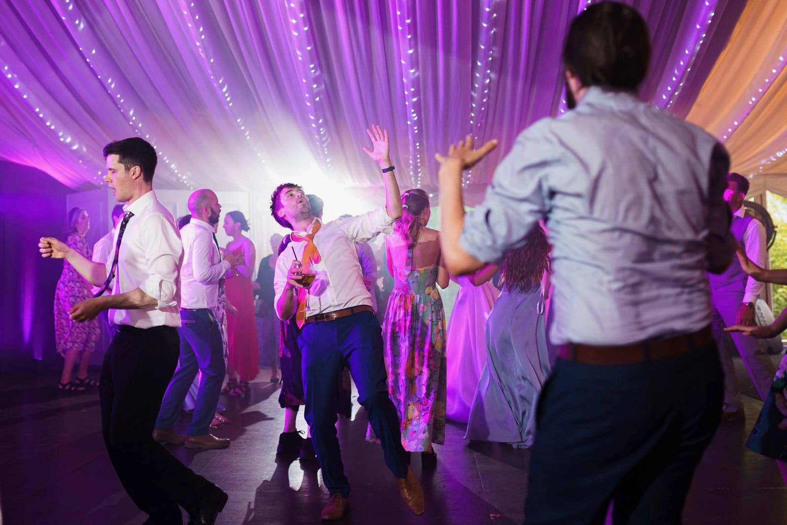 wedding-reception-dance-floor-photography00013