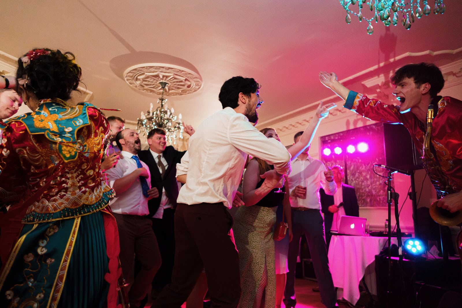 wedding-reception-dance-floor-photography00018